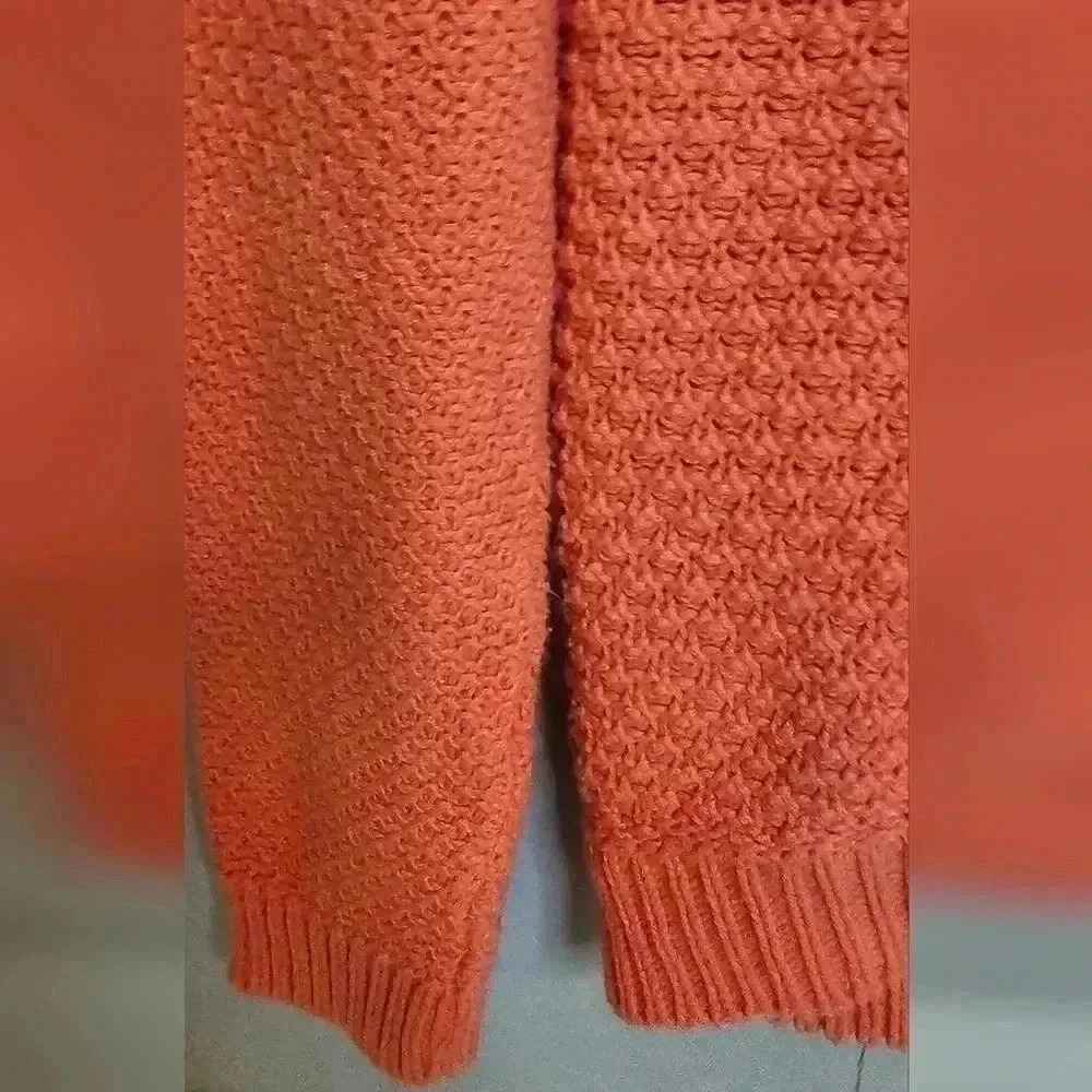 Aeropostale Coral Sweater, junior size medium. - Picture 6 of 6